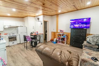 518 2nd St NE, Mandan, ND 58554