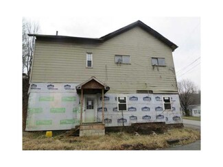 848 Narrows Rd, Connellsville, PA 15425