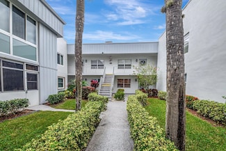 566 Burgundy L, Delray Beach, FL 33484