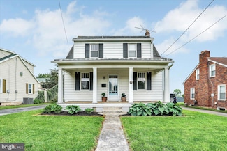 12 Mayfield St, Dover, PA 17315