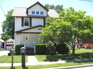 160 Jefferson St E, Hartville, OH 44632
