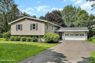 95 Albany Ave, Kinderhook, NY 12106