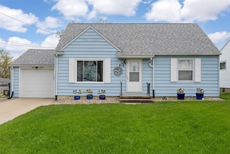 818 15th St SW, Cedar Rapids, IA 52404