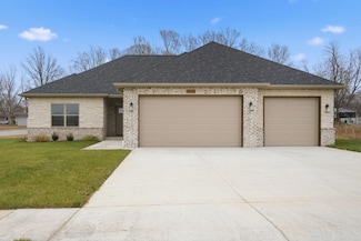 5214 S Logan Dr, Battlefield, MO 65619