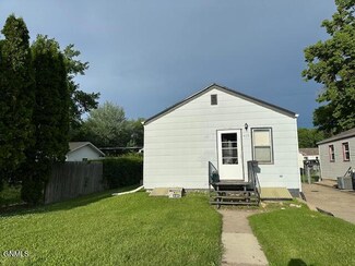 415 N 12th St, Bismarck, ND 58501