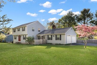 54 Bishop Dr, Cumberland, RI 02864