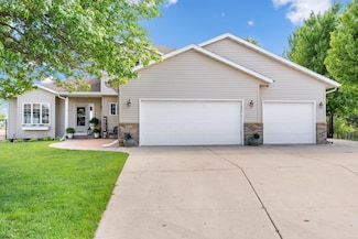 2032 Westwood Dr, Faribault, MN 55021