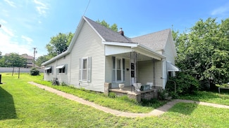 304 Frisco St, Monett, MO 65708