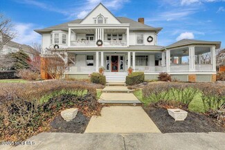 211 Cedar Ave, Allenhurst, NJ 07711