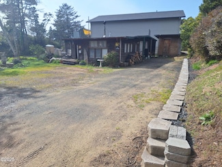 45 SE 63rd St, South Beach, OR 97366
