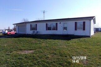 700 Diana St, Mitchell, IN 47446