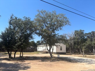 434 Cedarhill Dr, Bandera, TX 78003
