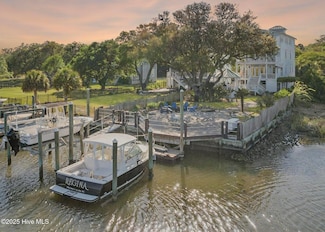 610 Trails End Rd, Wilmington, NC 28409