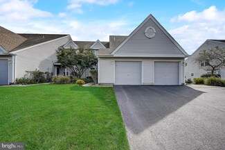 14 Hemlock Ct Unit 227, Bordentown, NJ 08505