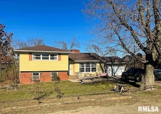 1436 Main Ave, Clinton, IA 52732