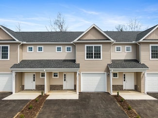 6140 Warren Newcomb Dr, Fairlawn, VA 24141