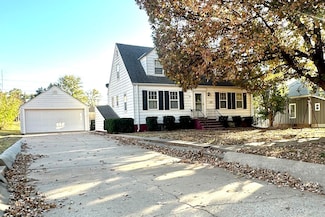 209 W 1st Ave, Medicine Lodge, KS 67104
