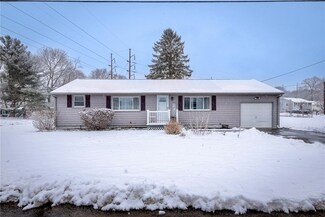 1 Frank Dr, Tiverton, RI 02878