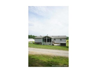 8501 S Casey Rd, Henryville, IN 47126