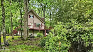 122 Westfall Dr, Dingmans Ferry, PA 18328