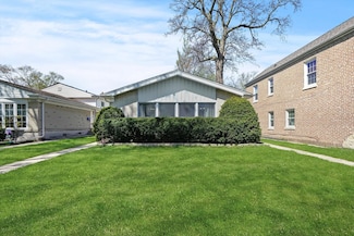 7510 Kildare Ave, Skokie, IL 60076