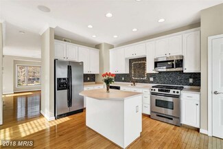 795 Col Edmonds Ct, Warrenton, VA 20186