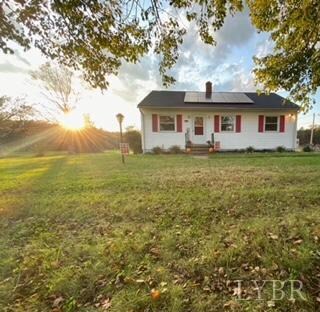 9501 Blue Ridge Dr, Hurt, VA 24563