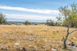 315 Junker Hill Rd, Fredericksburg, TX 78624