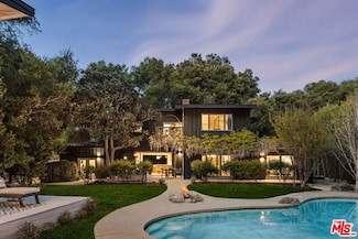 551 Mountain Green Dr, Calabasas, CA 91302
