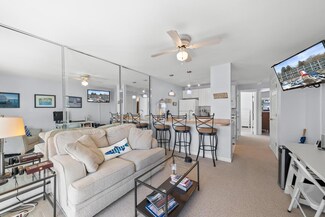 227 Dewey Ave Unit 201, Fontana, WI 53125