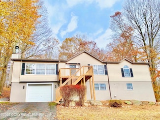 111 Lake In the Clouds Rd, Canadensis, PA 18325