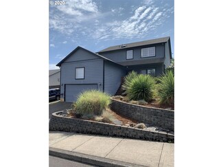 17015 SE Dunhill Loop, Damascus, OR 97089