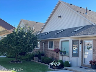 57271 Silver Maple Dr Unit 10, Washington, MI 48094