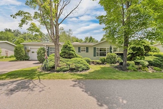 33 Great Brook Dr, Belmont, NH 03220