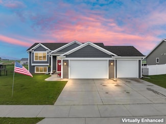 2105 Elk Run Dr SE, Pine Island, MN 55963