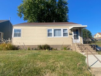 1695 N Grandview Ave, Dubuque, IA 52001