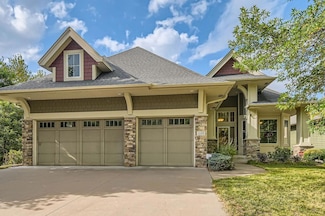 215 Southgate Dr, Saint Paul, MN 55115