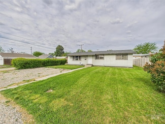 411 S Moffatt Ave, Emmett, ID 83617