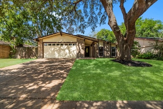 15526 Camino Del Sol Dr, Houston, TX 77083