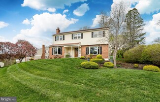 826 Falcon Ln, West Chester, PA 19382