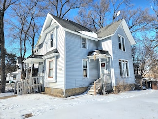 928 8th Ave, Rockford, IL 61104
