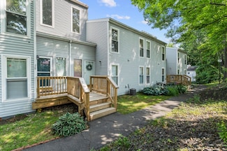 32 Glenview Dr Unit 32, Cromwell, CT 06416