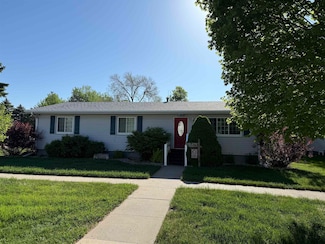 323 1st St, Meadow Grove, NE 68752