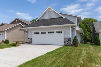 7 Welcome Center Ct, Le Claire, IA 52753