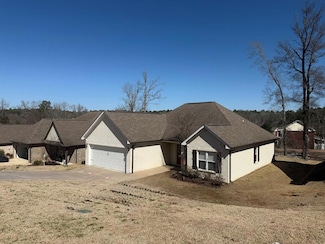 207 Forest Glen Dr, Oxford, MS 38655