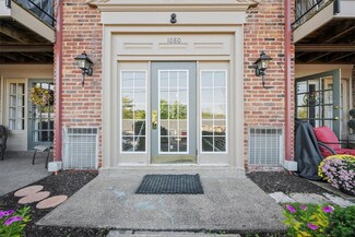 1080 Chatham Park Dr Unit E, Pittsburgh, PA 15216