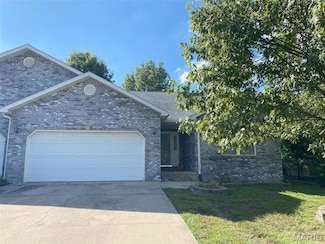 503 N Creek Crossing, Trenton, IL 62293