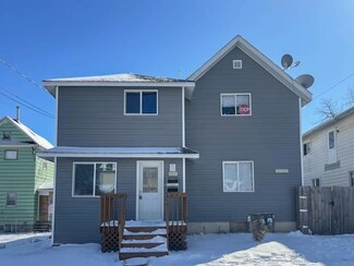 807 W 3rd St, Waterloo, IA 50701