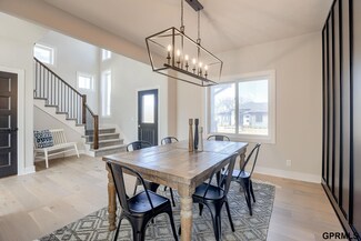 21365 E Cir, Elkhorn, NE 68022