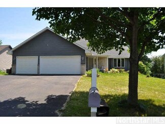 13935 13935 56th St N, Oak Park Heights, MN 55082